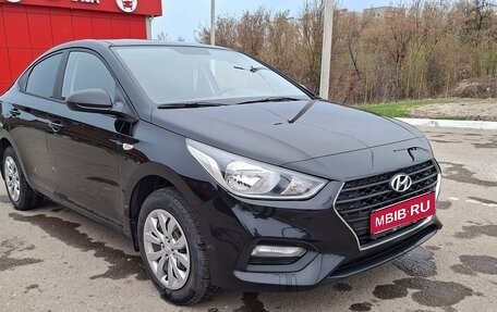 Hyundai Solaris II рестайлинг, 2018 год, 1 215 000 рублей, 1 фотография