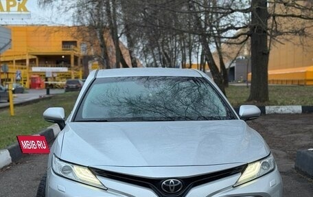 Toyota Camry, 2018 год, 2 500 000 рублей, 8 фотография