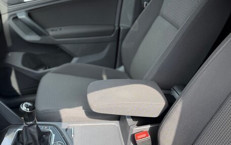 Volkswagen Tiguan II, 2017 год, 2 370 000 рублей, 18 фотография