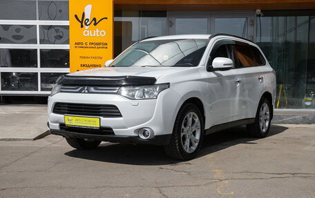 Mitsubishi Outlander III рестайлинг 3, 2012 год, 1 559 000 рублей, 2 фотография