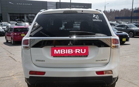 Mitsubishi Outlander III рестайлинг 3, 2012 год, 1 559 000 рублей, 4 фотография