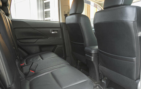 Mitsubishi Outlander III рестайлинг 3, 2012 год, 1 559 000 рублей, 10 фотография