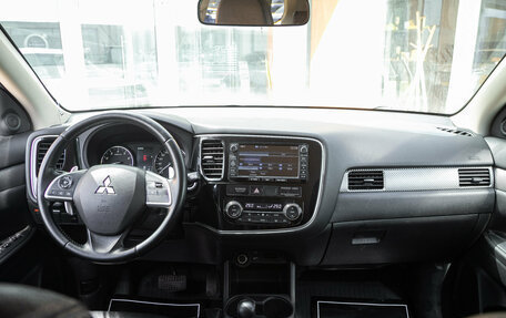 Mitsubishi Outlander III рестайлинг 3, 2012 год, 1 559 000 рублей, 16 фотография