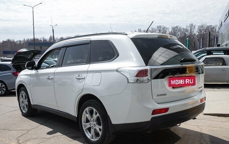 Mitsubishi Outlander III рестайлинг 3, 2012 год, 1 559 000 рублей, 8 фотография