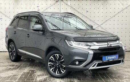 Mitsubishi Outlander III рестайлинг 3, 2021 год, 2 450 000 рублей, 2 фотография