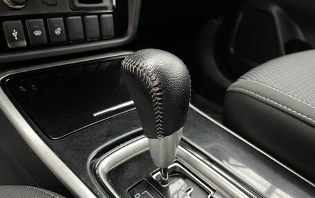 Mitsubishi Outlander III рестайлинг 3, 2021 год, 2 450 000 рублей, 17 фотография