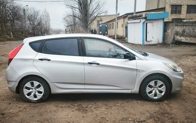 Hyundai Solaris II рестайлинг, 2011 год, 750 000 рублей, 1 фотография