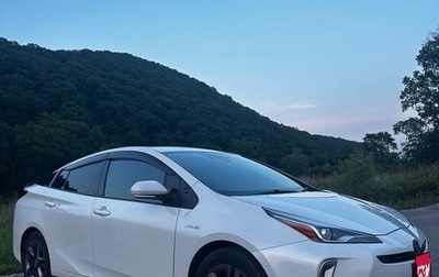 Toyota Prius IV XW50, 2019 год, 1 920 000 рублей, 1 фотография