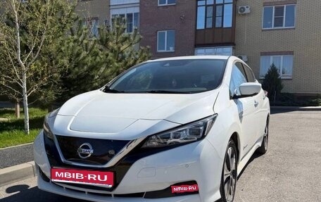 Nissan Leaf II, 2020 год, 2 370 000 рублей, 1 фотография