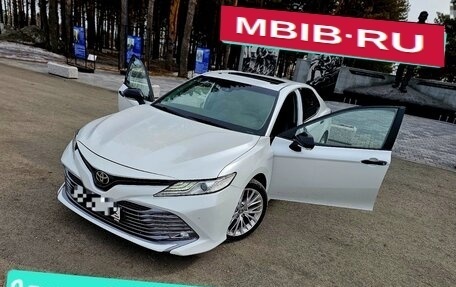 Toyota Camry, 2020 год, 2 800 000 рублей, 1 фотография
