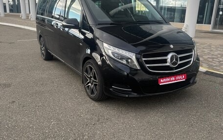 Mercedes-Benz V-Класс, 2016 год, 4 200 000 рублей, 1 фотография