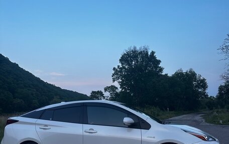 Toyota Prius IV XW50, 2019 год, 1 920 000 рублей, 2 фотография