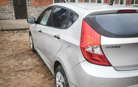 Hyundai Solaris II рестайлинг, 2011 год, 750 000 рублей, 5 фотография