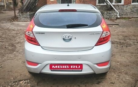 Hyundai Solaris II рестайлинг, 2011 год, 750 000 рублей, 3 фотография