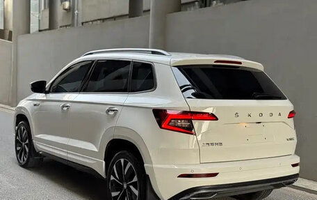 Skoda Karoq I, 2022 год, 2 190 000 рублей, 2 фотография