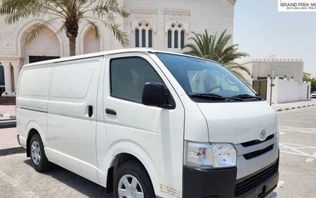 Toyota HiAce H200, 2022 год, 6 500 000 рублей, 3 фотография