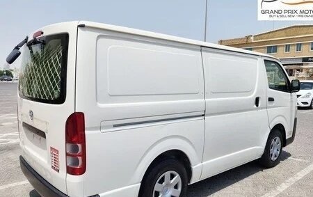 Toyota HiAce H200, 2022 год, 6 500 000 рублей, 8 фотография