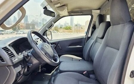 Toyota HiAce H200, 2022 год, 6 500 000 рублей, 9 фотография