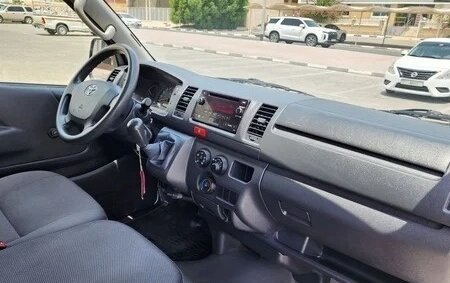 Toyota HiAce H200, 2022 год, 6 500 000 рублей, 12 фотография