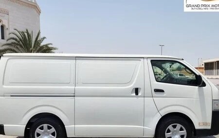 Toyota HiAce H200, 2022 год, 6 500 000 рублей, 4 фотография