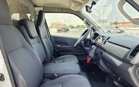 Toyota HiAce H200, 2022 год, 6 500 000 рублей, 11 фотография