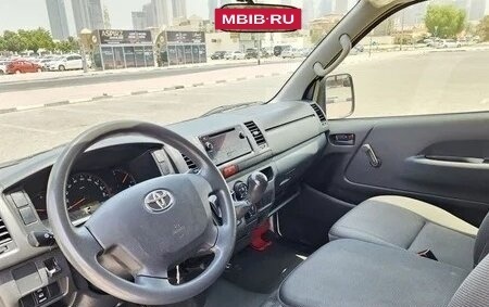 Toyota HiAce H200, 2022 год, 6 500 000 рублей, 10 фотография