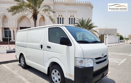 Toyota HiAce H200, 2022 год, 6 500 000 рублей, 20 фотография