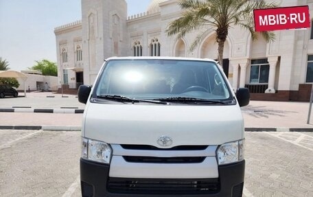 Toyota HiAce H200, 2022 год, 6 500 000 рублей, 19 фотография