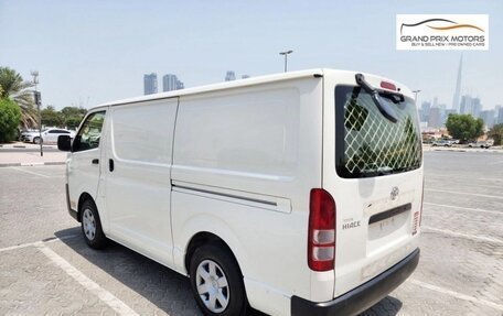 Toyota HiAce H200, 2022 год, 6 500 000 рублей, 23 фотография