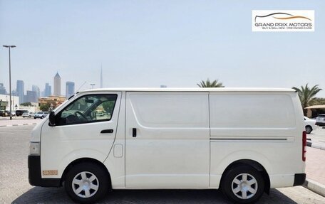 Toyota HiAce H200, 2022 год, 6 500 000 рублей, 22 фотография