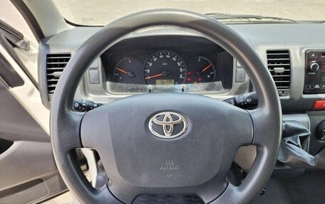 Toyota HiAce H200, 2022 год, 6 500 000 рублей, 30 фотография