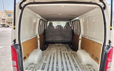 Toyota HiAce H200, 2022 год, 6 500 000 рублей, 34 фотография