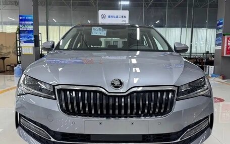 Skoda Superb, 2026 год, 2 630 000 рублей, 3 фотография