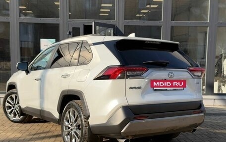 Toyota RAV4, 2021 год, 3 050 000 рублей, 2 фотография