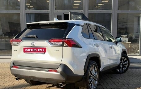 Toyota RAV4, 2021 год, 3 050 000 рублей, 4 фотография