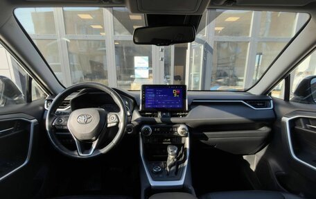 Toyota RAV4, 2021 год, 3 050 000 рублей, 17 фотография