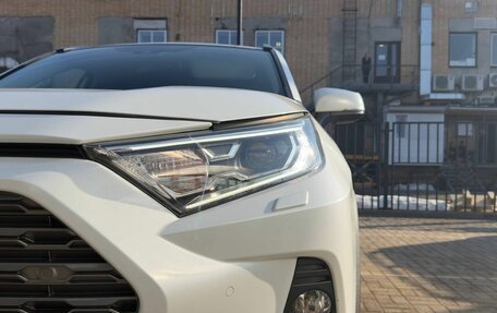 Toyota RAV4, 2021 год, 3 050 000 рублей, 25 фотография