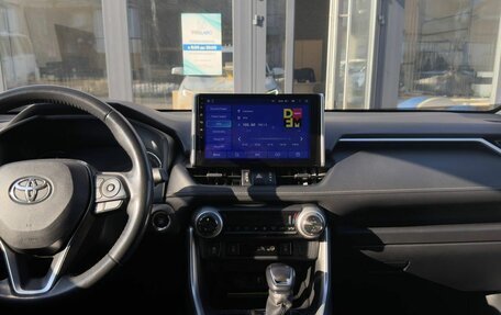 Toyota RAV4, 2021 год, 3 050 000 рублей, 18 фотография