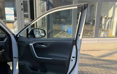 Toyota RAV4, 2021 год, 3 050 000 рублей, 22 фотография