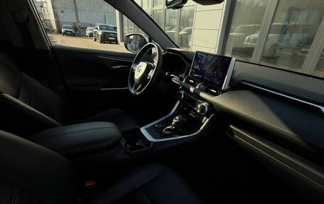 Toyota RAV4, 2021 год, 3 050 000 рублей, 23 фотография