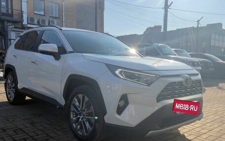 Toyota RAV4, 2021 год, 3 050 000 рублей, 31 фотография