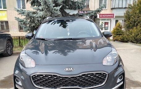 KIA Sportage IV рестайлинг, 2020 год, 2 350 000 рублей, 2 фотография