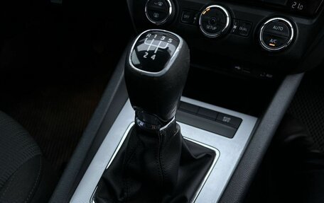 Skoda Octavia, 2015 год, 950 000 рублей, 23 фотография