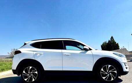 Hyundai Tucson III, 2018 год, 2 280 000 рублей, 10 фотография