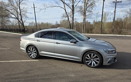 Volkswagen Passat B8 рестайлинг, 2015 год, 1 740 000 рублей, 3 фотография