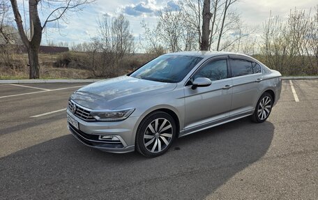 Volkswagen Passat B8 рестайлинг, 2015 год, 1 740 000 рублей, 9 фотография