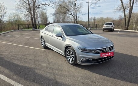 Volkswagen Passat B8 рестайлинг, 2015 год, 1 740 000 рублей, 4 фотография