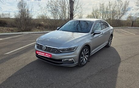 Volkswagen Passat B8 рестайлинг, 2015 год, 1 740 000 рублей, 8 фотография