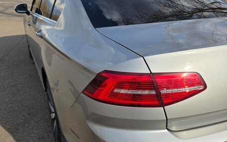 Volkswagen Passat B8 рестайлинг, 2015 год, 1 740 000 рублей, 17 фотография