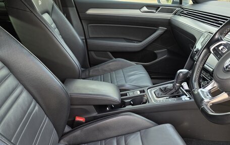 Volkswagen Passat B8 рестайлинг, 2015 год, 1 740 000 рублей, 30 фотография